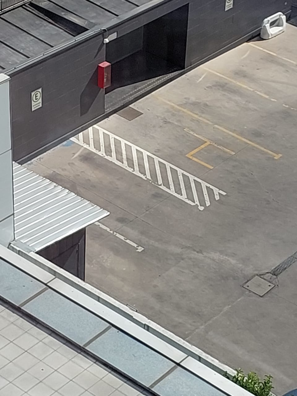 safety-transit-area-test2 Object Detection Dataset by Manuel Wilson