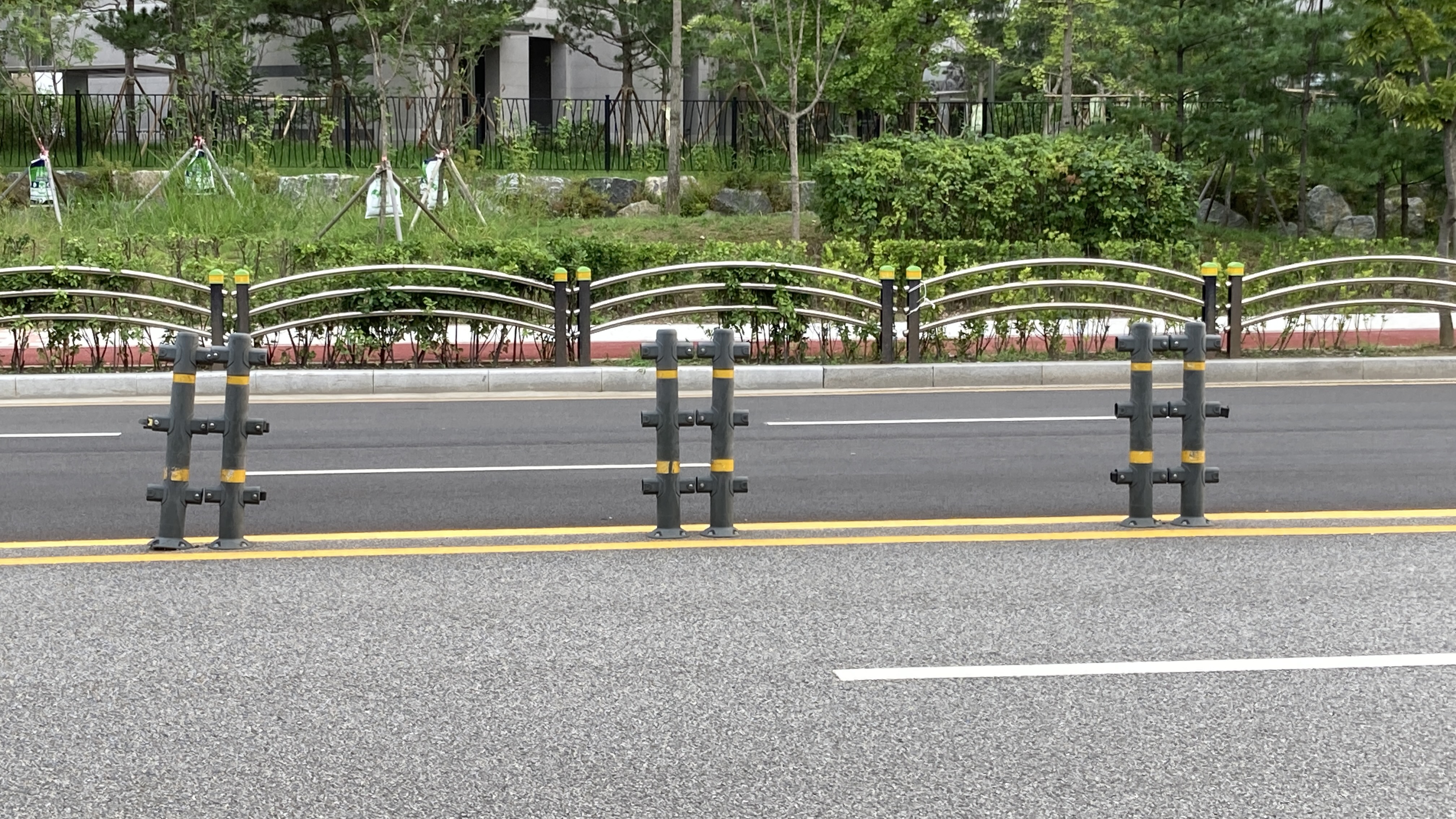 road-separator Object Detection Dataset by project-etokx