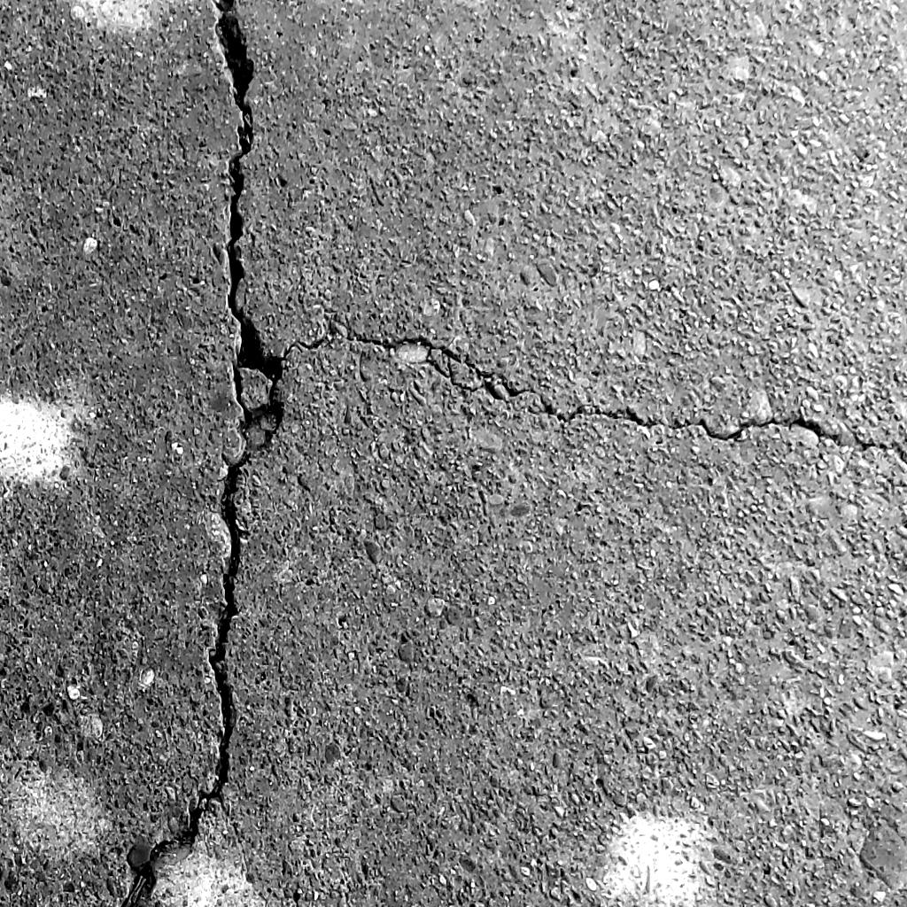 crack Object Detection Dataset by ancologyppe