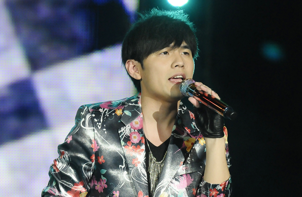 jay chou Classification Model by IE123 A