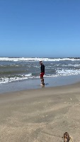 personas en la playa, sin agua project thumbnail