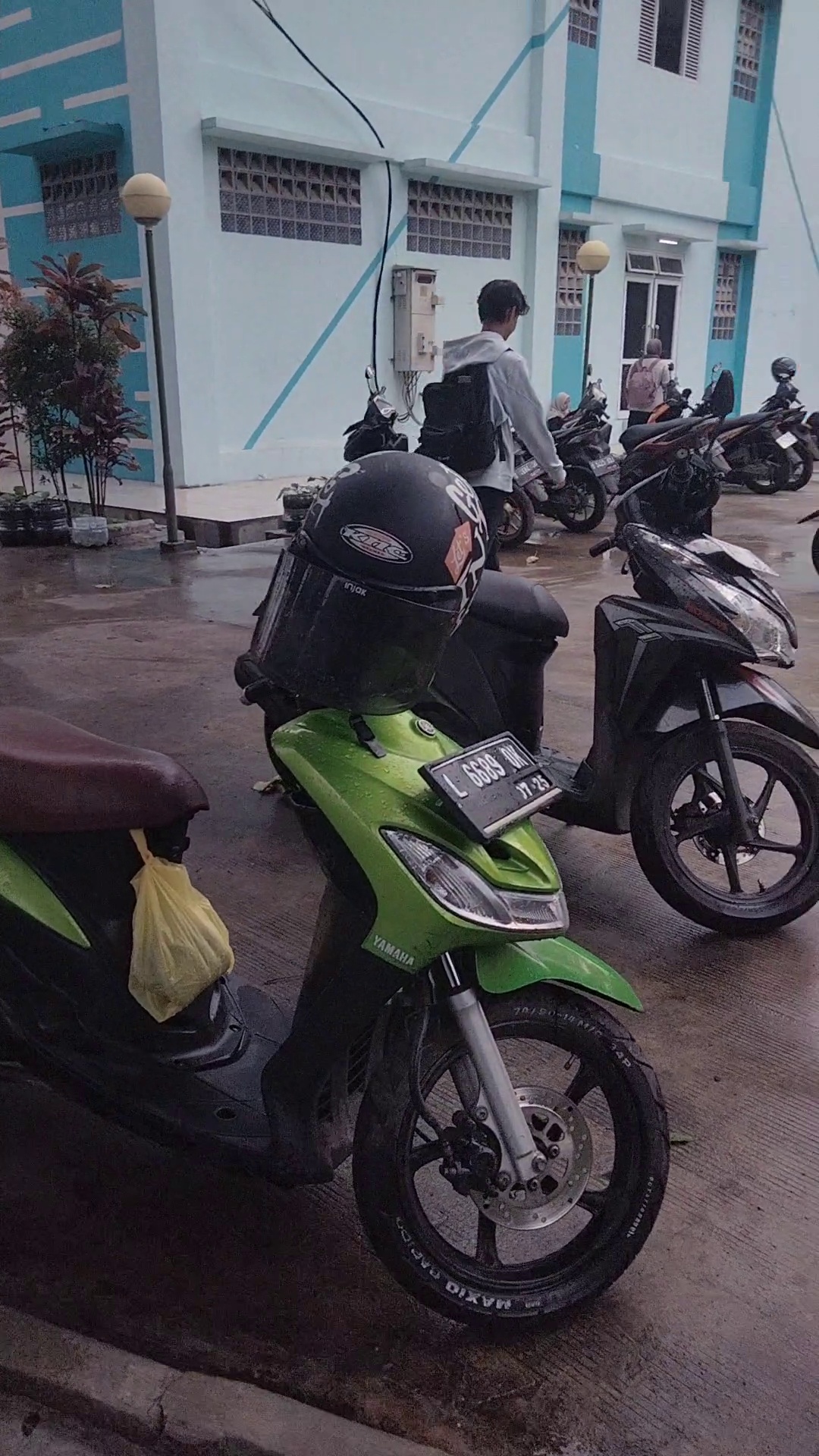 kendaraan motor dan mobil Object Detection Dataset by Deteksi Kendaraan ...