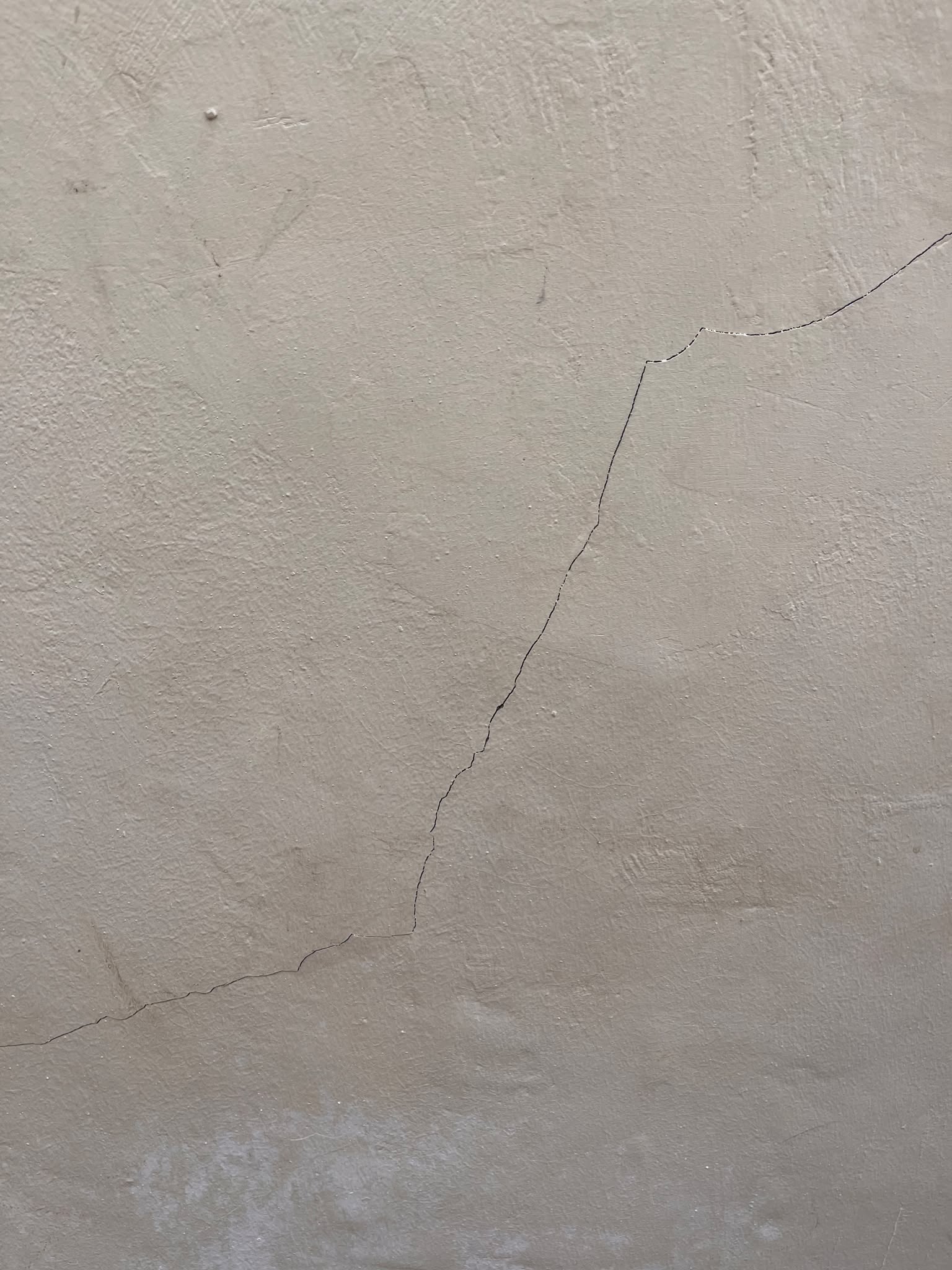 Building Crack Detection 2 Object Detection Dataset by Andrei